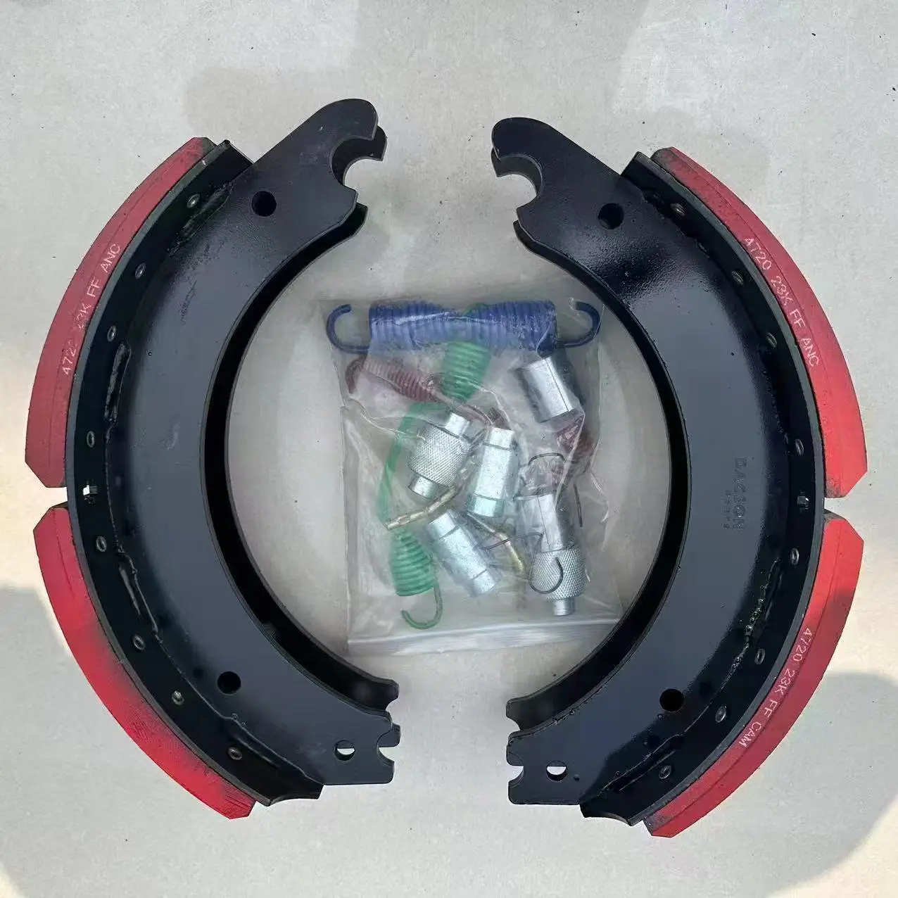 Passenger brake shoe kit with hardware